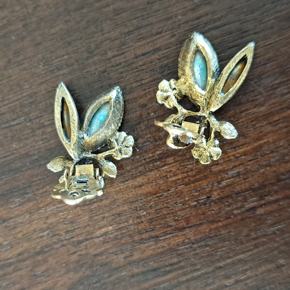 Vintage Clip Earrings Multicolored Multidimensional 1" - Picture 4 of 10